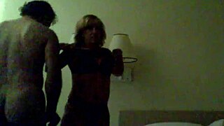 现场#1 视频: Hidden camera captures cheating wife's intimate mo...