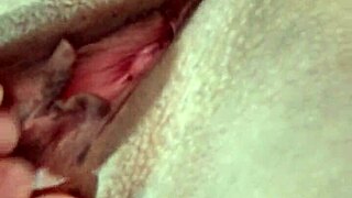 Scéna#5 pro video: Wet and wild solo session with a horny newbie