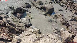 现场#9 视频: A wild beach encounter with a friend turned into a...