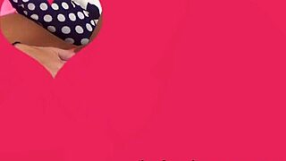 장면#5 동영상을 위해: Stephanie's cunt pulsates with pleasure during sol...