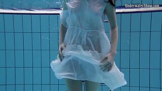 Scéna#2 pro video: Andrejka performs amazing stunts under the water